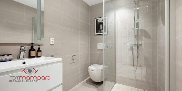 Mamparas de ducha de fácil mantenimiento: Consejos prácticos para mantener tu baño impecable