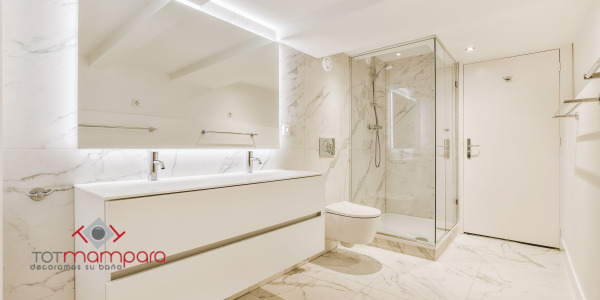 Mamparas de ducha de diseño italiano: Tendencia 2025 para baños modernos