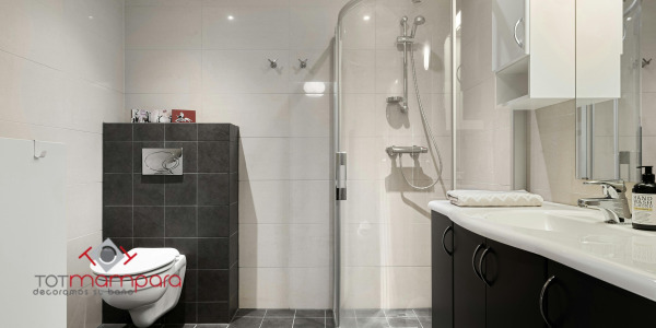 Mamparas de ducha con tecnología antimoho: Solución avanzada para un baño limpio