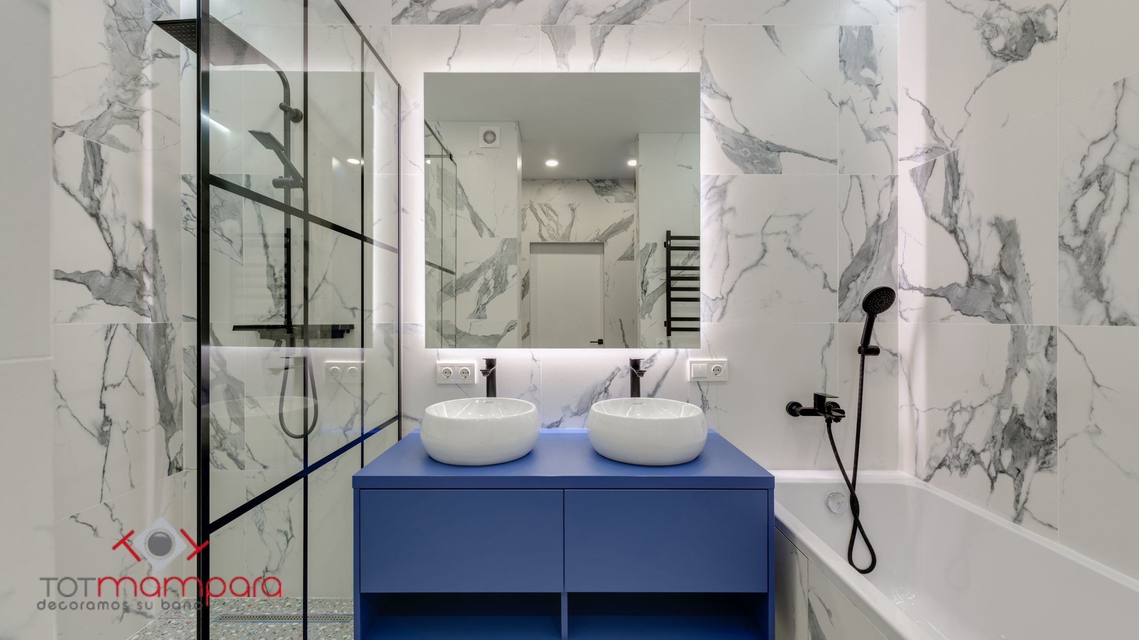 Mamparas de ducha con vidrio templado: seguridad y diseño